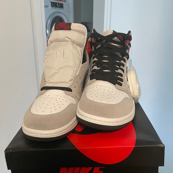Air Jordan 1 high smoke grey *Authentic* - Picture 2 of 3